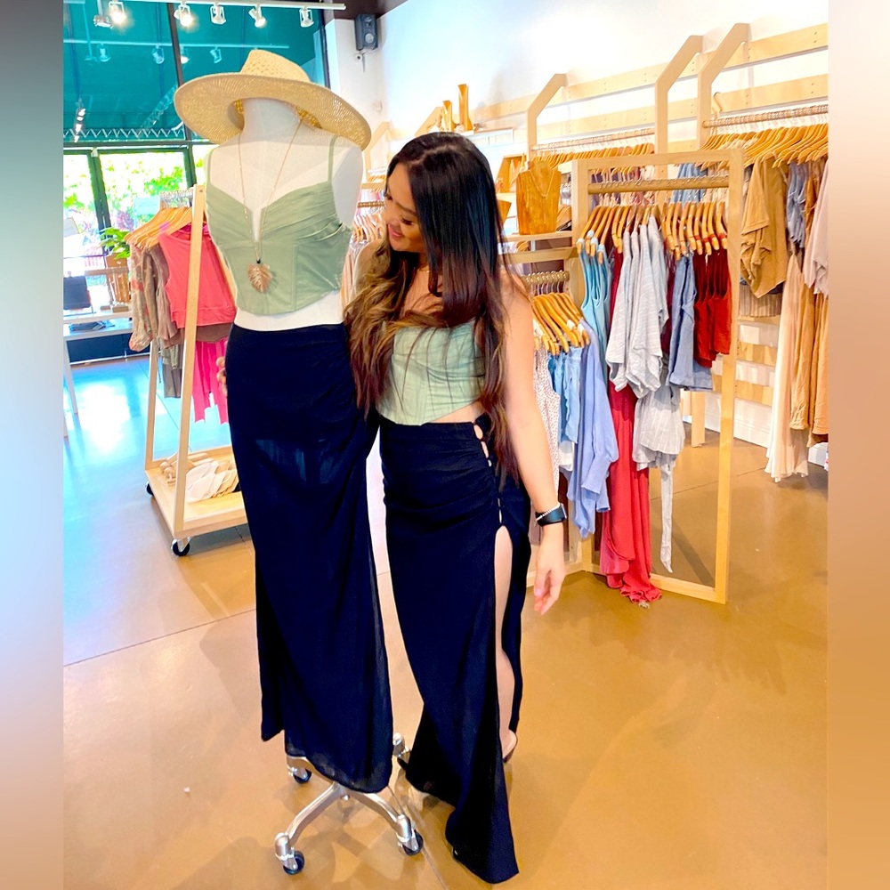 Sheer blk slit long fitted skirt